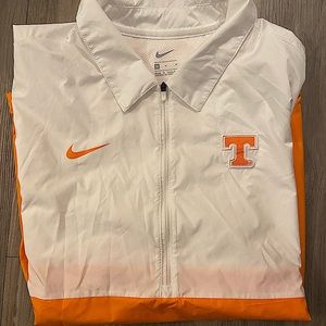 UT Nike 1/4 zip windbreaker